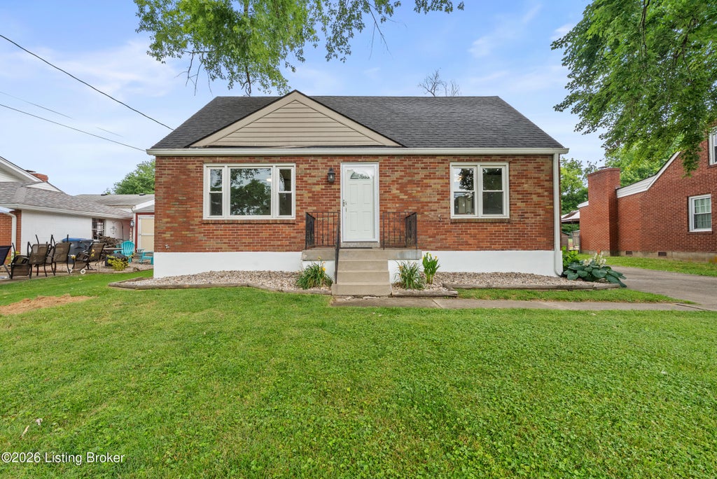 Photo of 1301 Cherry Hill Ct, Louisville, KY 40229 (MLS # 1719694)