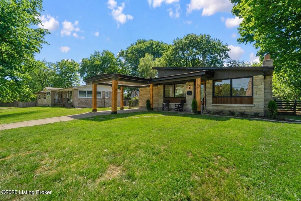 Photo of 8012 Daffodil Dr, Louisville, KY 40258 (MLS # 1715707)