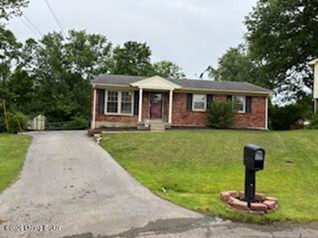 Photo of 5508 Tealeaf Ct, Louisville, KY 40291 (MLS # 1715841)