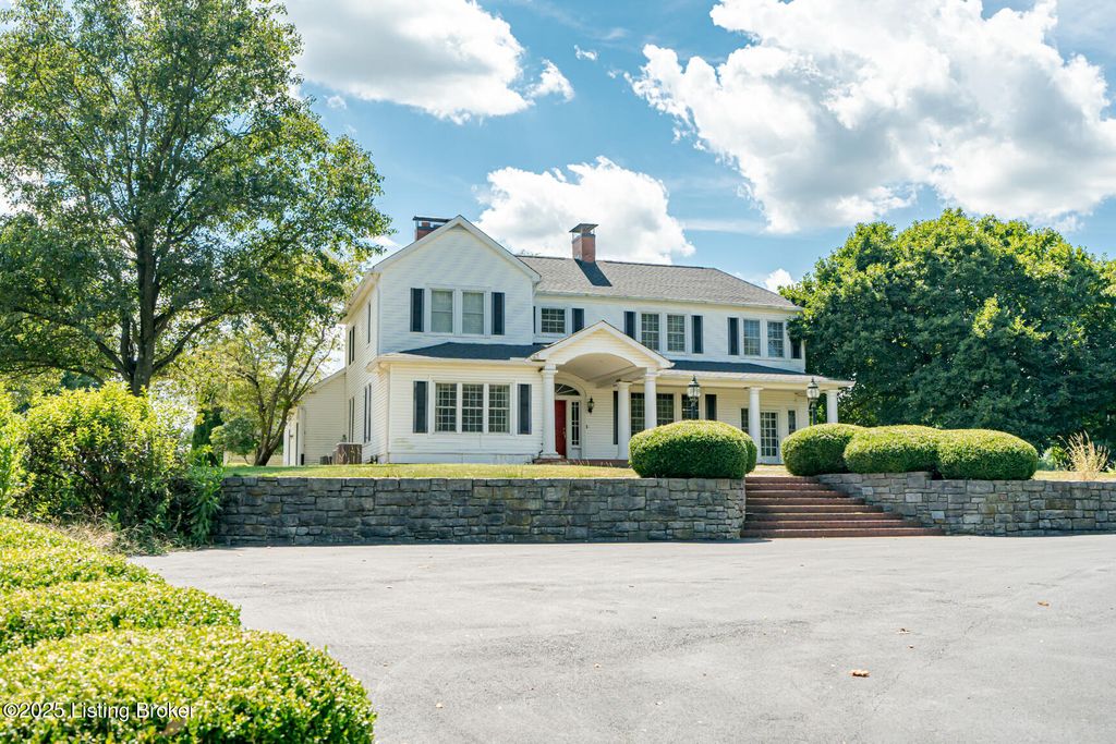 Photo of 3976 Shelbyville Rd, Shelbyville, KY 40065 (MLS # 1707906)