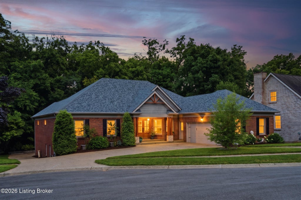Photo of 10316 Carriage House Ct, Louisville, KY 40223 (MLS # 1723747)