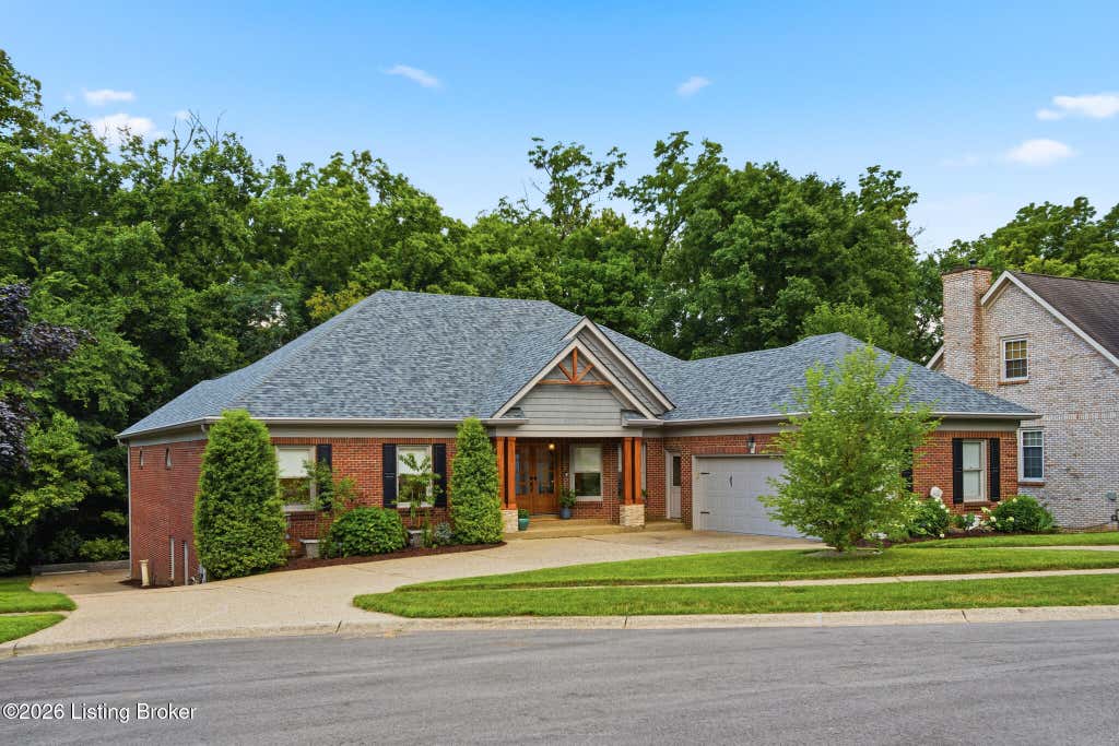 Photo of 10316 Carriage House Ct, Louisville, KY 40223 (MLS # 1723747)