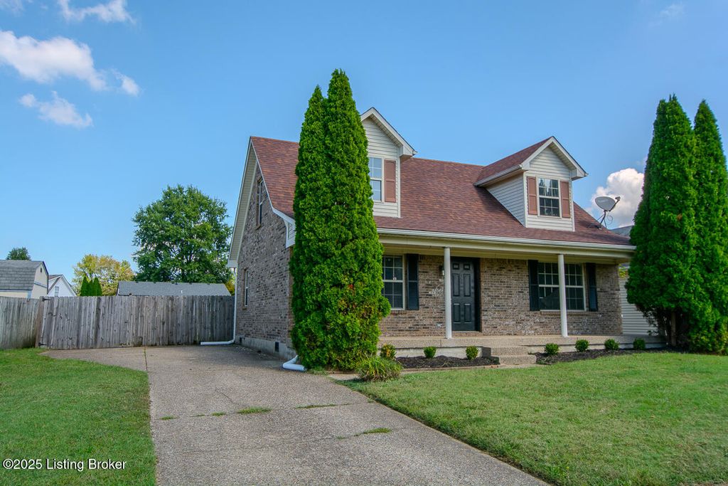 Photo of 6305 Leisure Ln, Louisville, KY 40229 (MLS # 1705448)