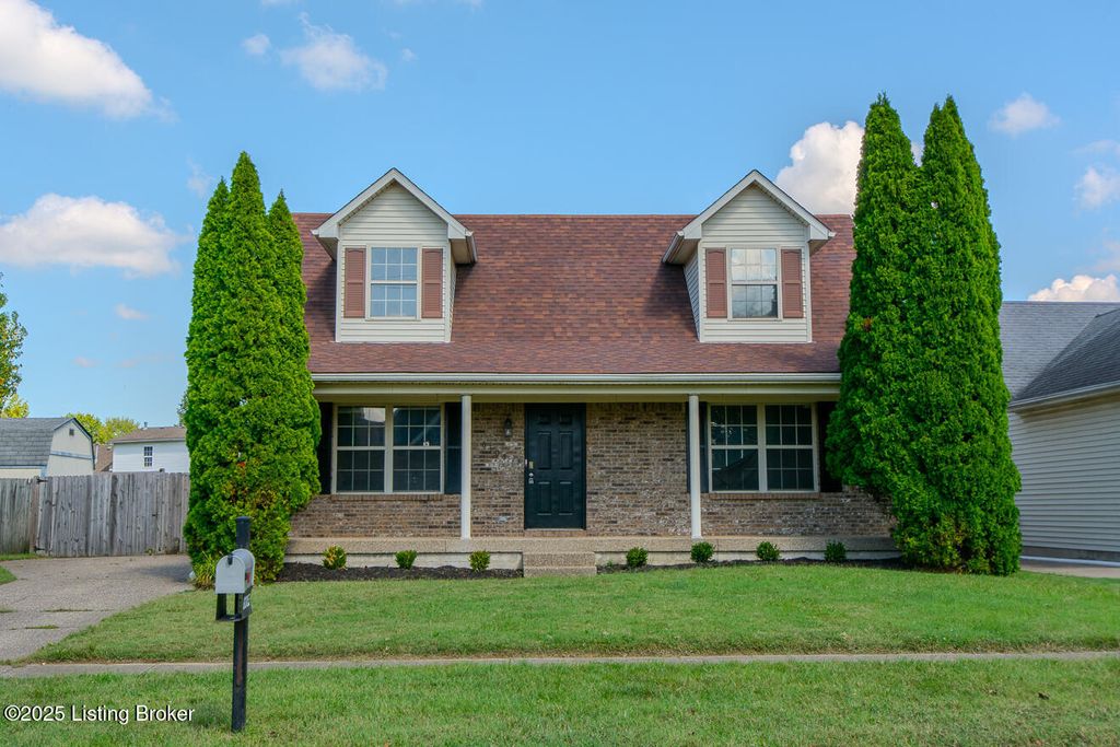 Photo of 6305 Leisure Ln, Louisville, KY 40229 (MLS # 1705448)