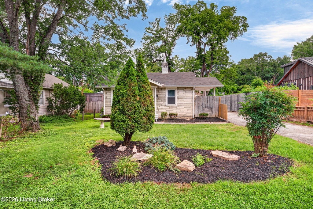 Photo of 11905 Wetherby Ave, Louisville, KY 40243 (MLS # 1731146)