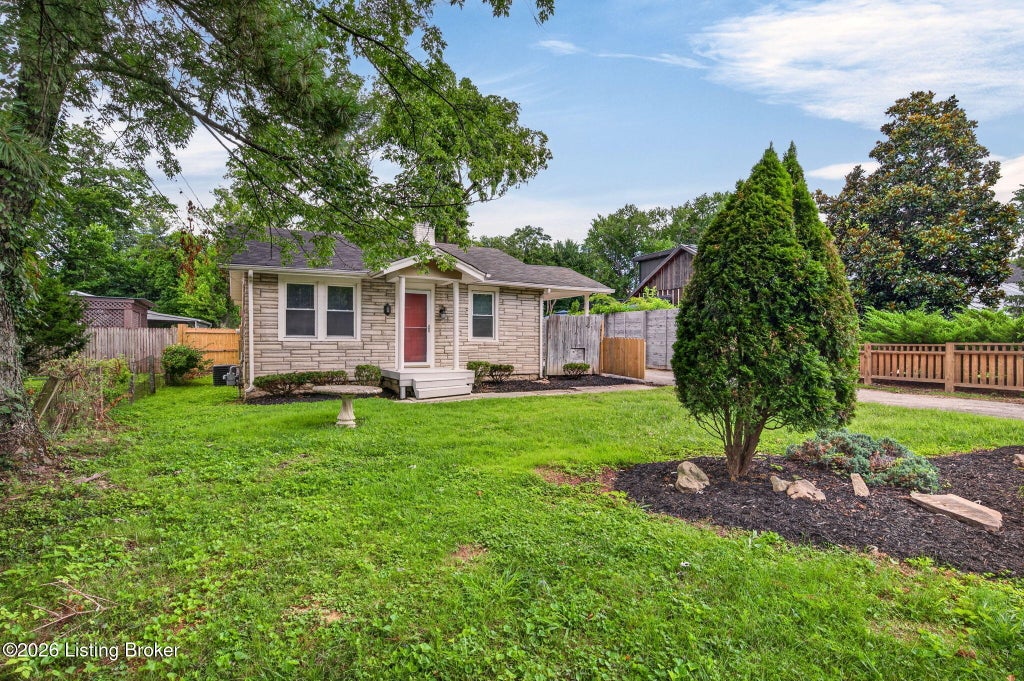 Photo of 11905 Wetherby Ave, Louisville, KY 40243 (MLS # 1731146)