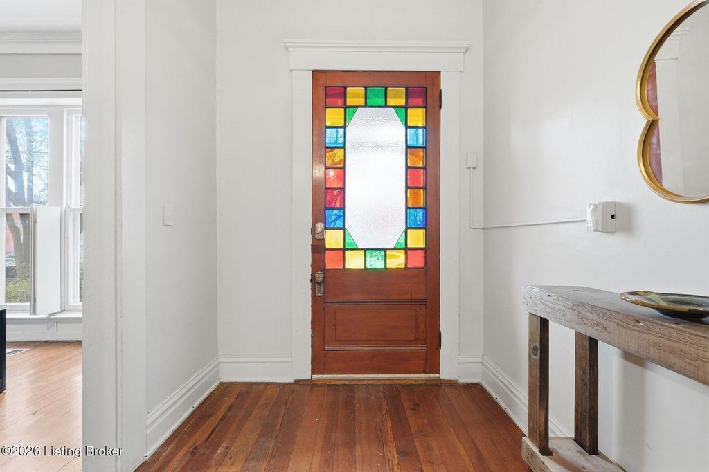 Photo of 806 E Washington St, Louisville, KY 40206 (MLS # 1712500)