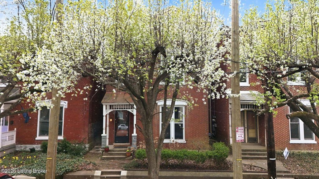 Photo of 806 E Washington St, Louisville, KY 40206 (MLS # 1712500)
