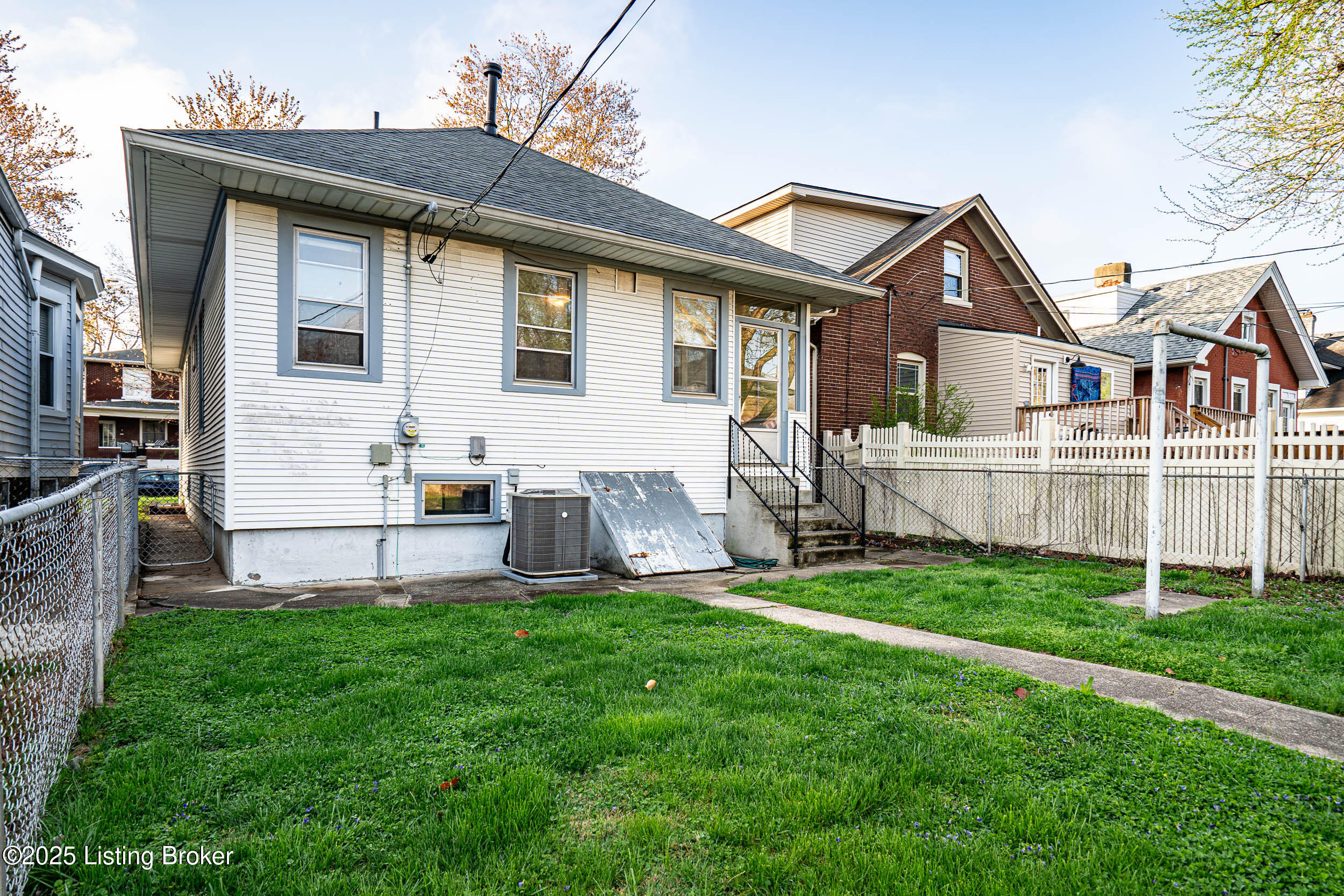 2105 Woodbourne Ave, Louisville, Kentucky image 45