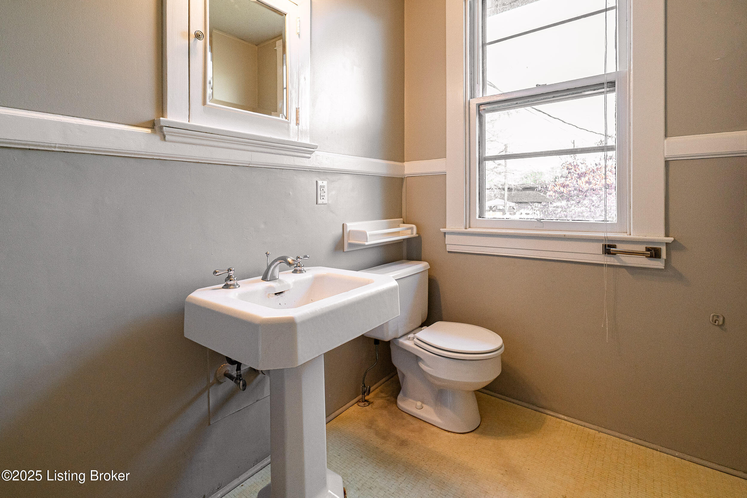 2105 Woodbourne Ave, Louisville, Kentucky image 28