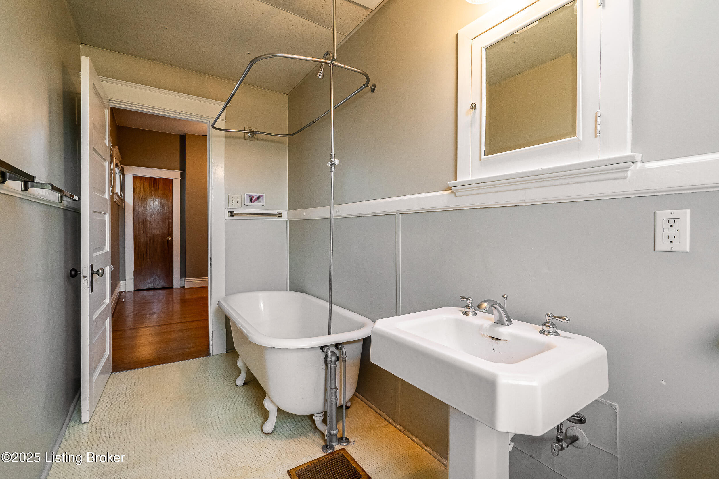 2105 Woodbourne Ave, Louisville, Kentucky image 29