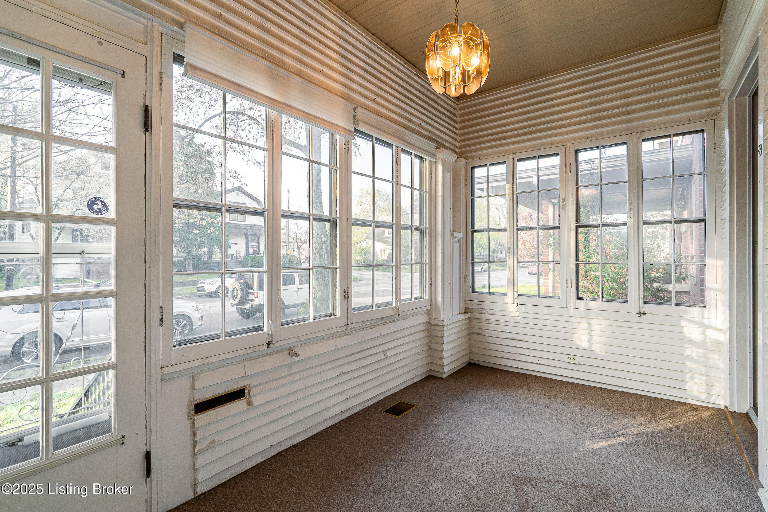 2105 Woodbourne Ave, Louisville, Kentucky image 7