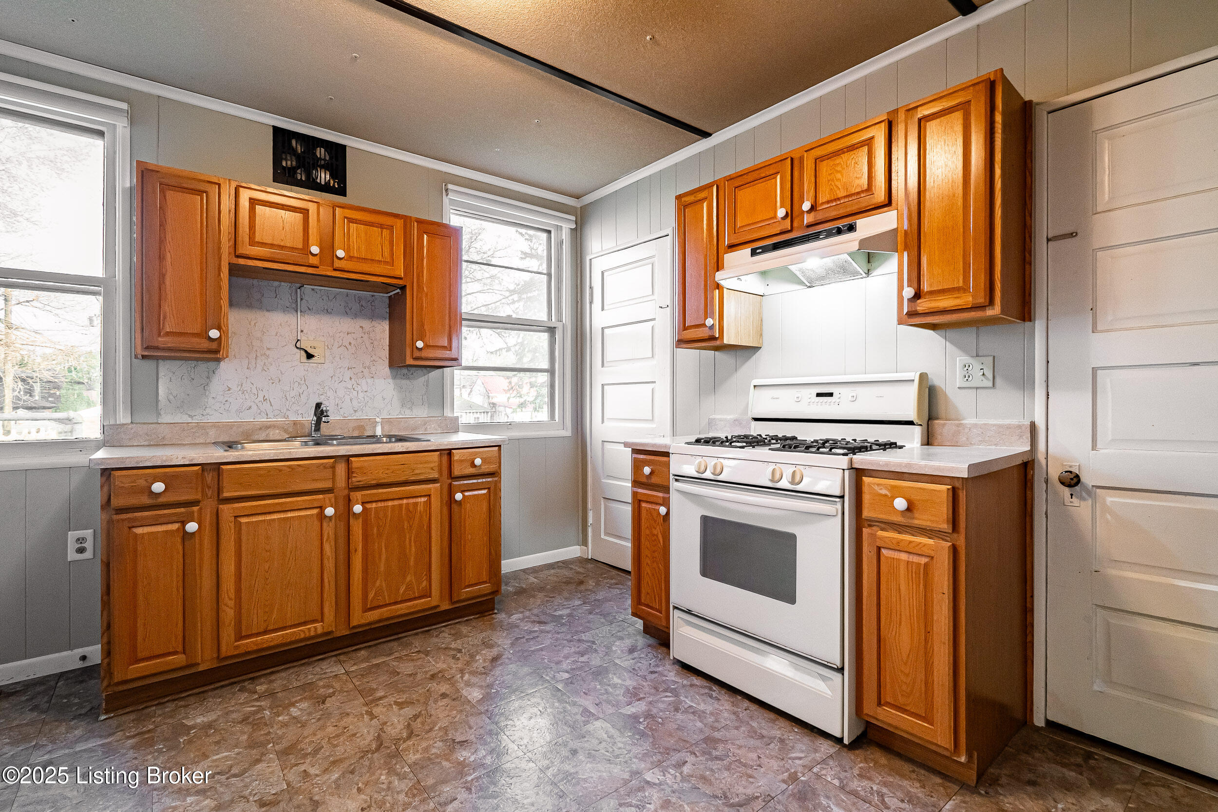 2105 Woodbourne Ave, Louisville, Kentucky image 30