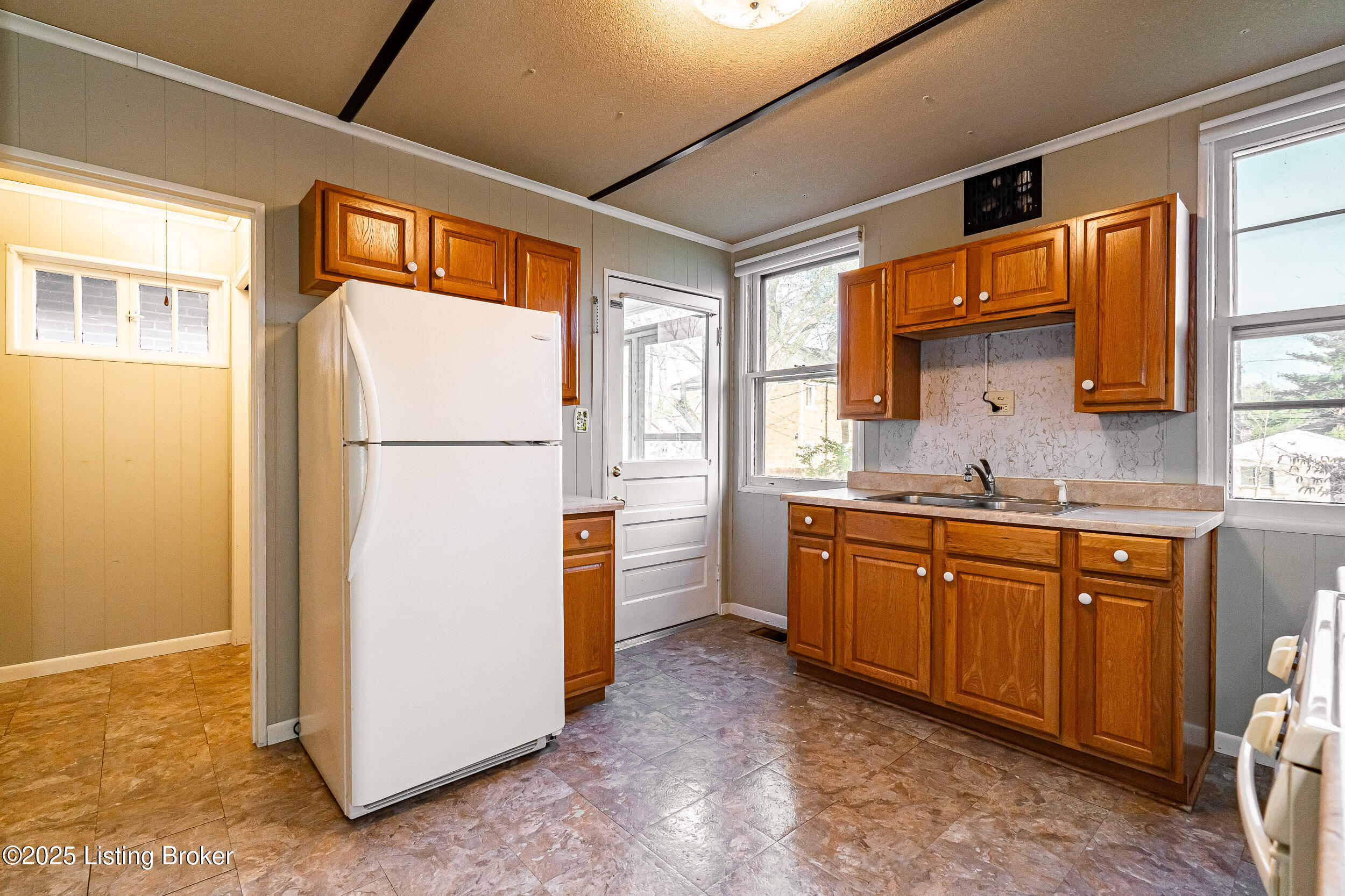 2105 Woodbourne Ave, Louisville, Kentucky image 33