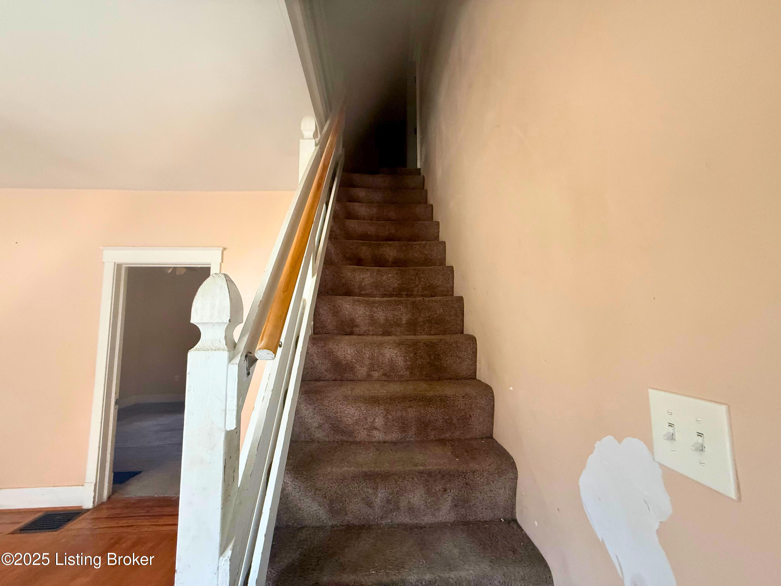 653 Cecil Ave, Louisville, Kentucky image 10