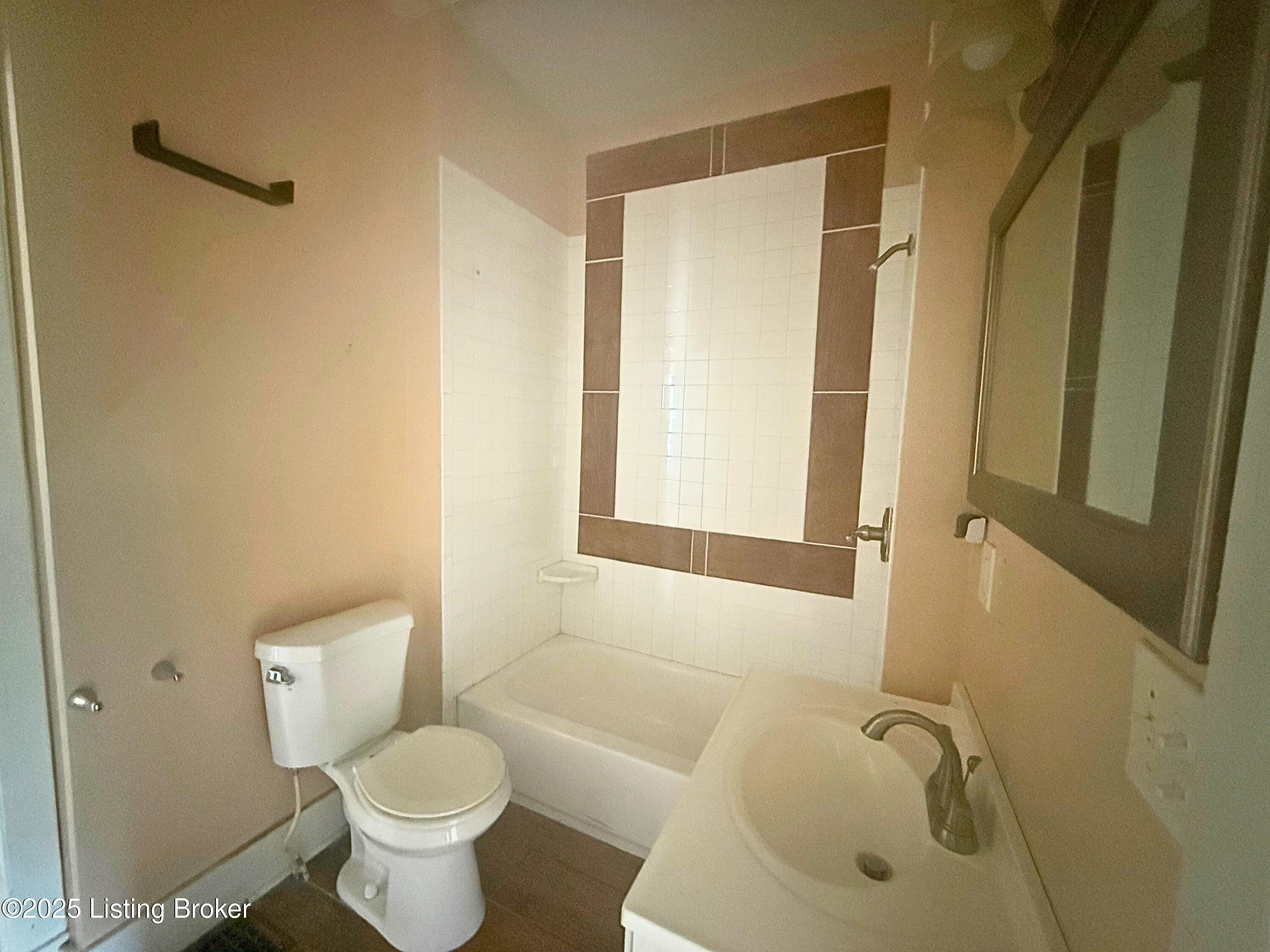 653 Cecil Ave, Louisville, Kentucky image 7