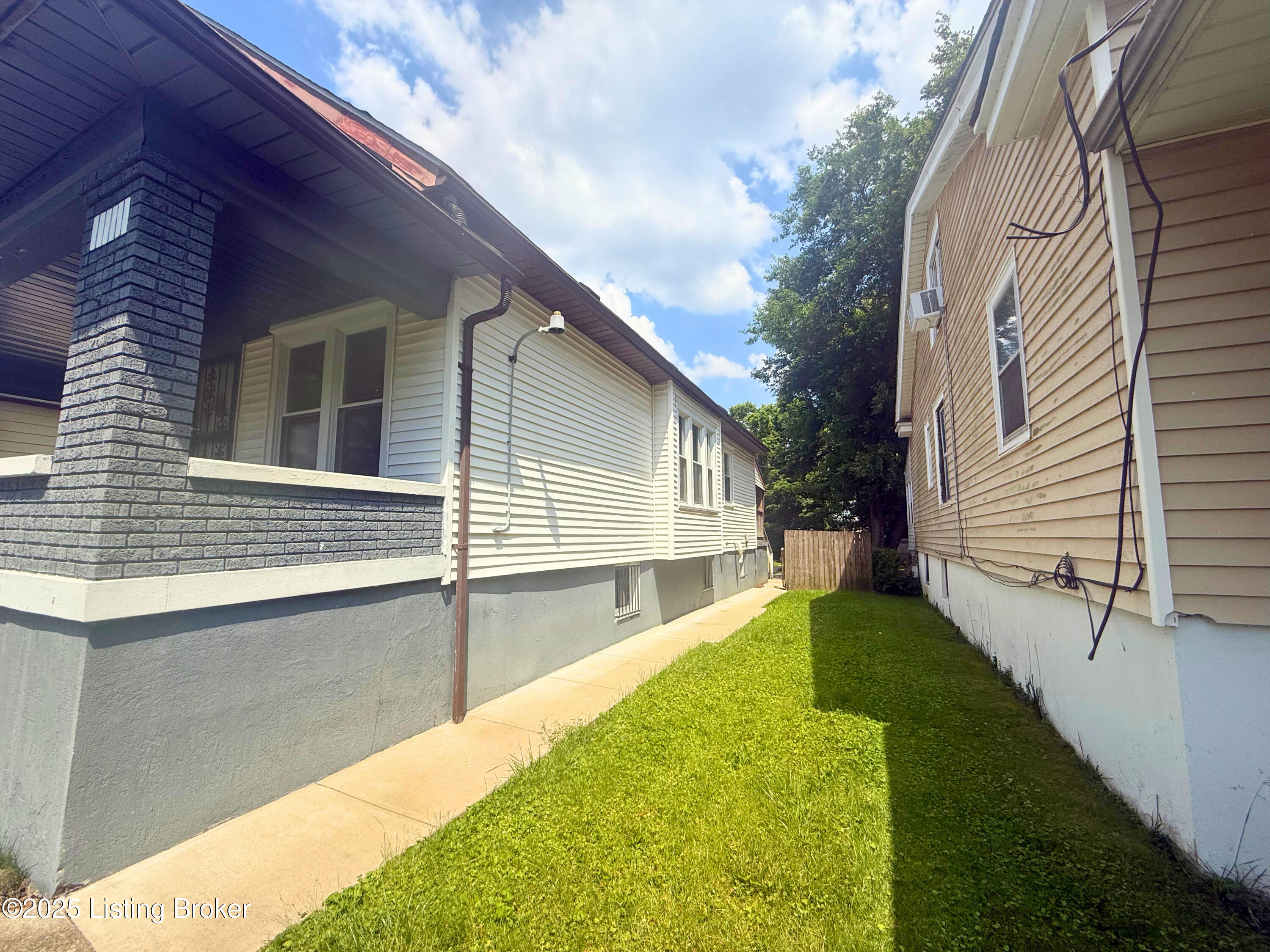 653 Cecil Ave, Louisville, Kentucky image 20