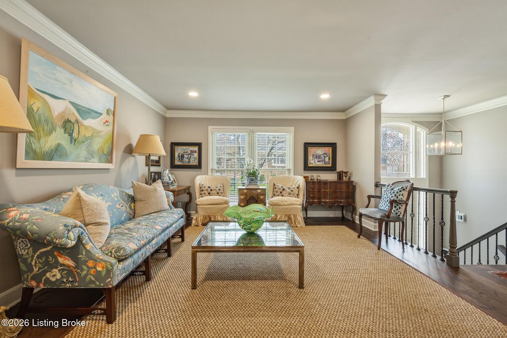 Photo of 1202 Wellington Pl, Louisville, KY 40207 (MLS # 1719848)