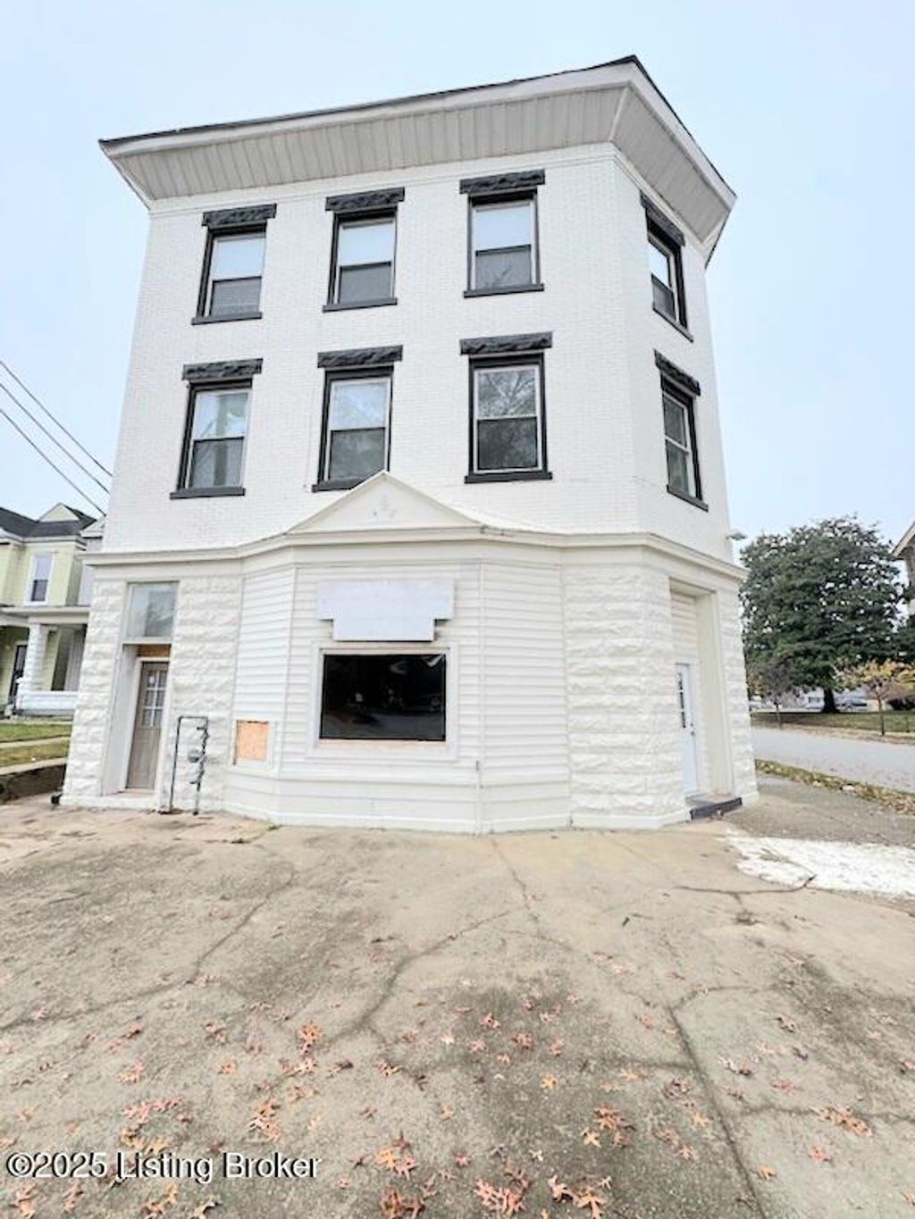 Photo of 3000 S 3rd St #1-6, Louisville, KY 40208 (MLS # 1704845)