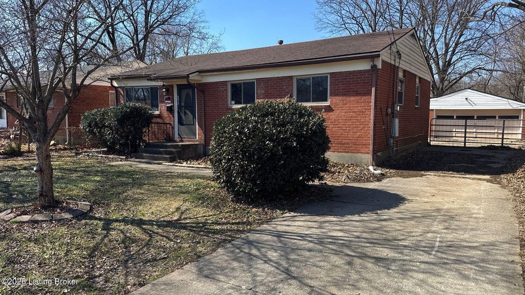 Photo of 9812 Saturn Dr, Louisville, KY 40229 (MLS # 1711583)