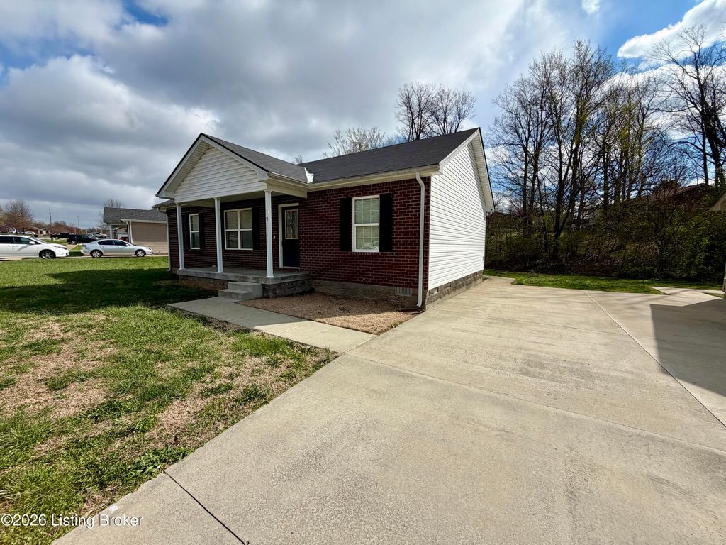 Photo of 119 McGowan Ave, Bardstown, KY 40004 (MLS # 1711627)