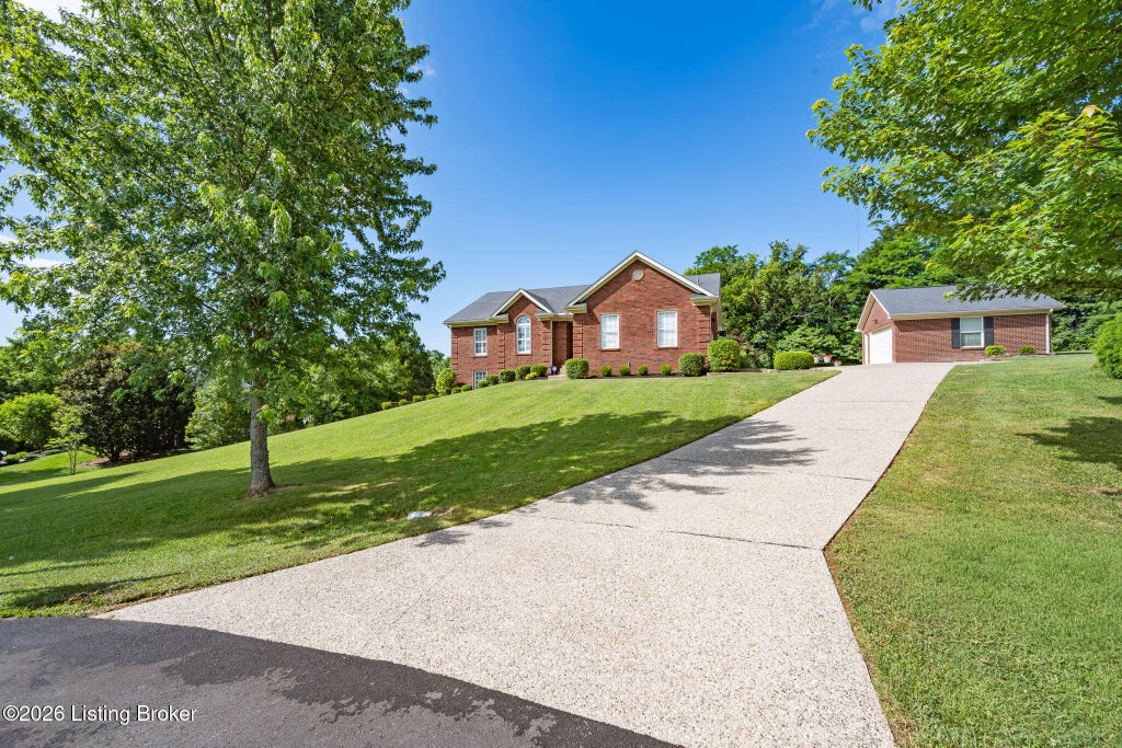 Photo of 2700 Sycamore Run Ct, La Grange, KY 40031 (MLS # 1720860)