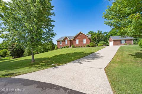 Homes For Sale - 2700 Sycamore Run Ct<br/> La Grange, KY 40031