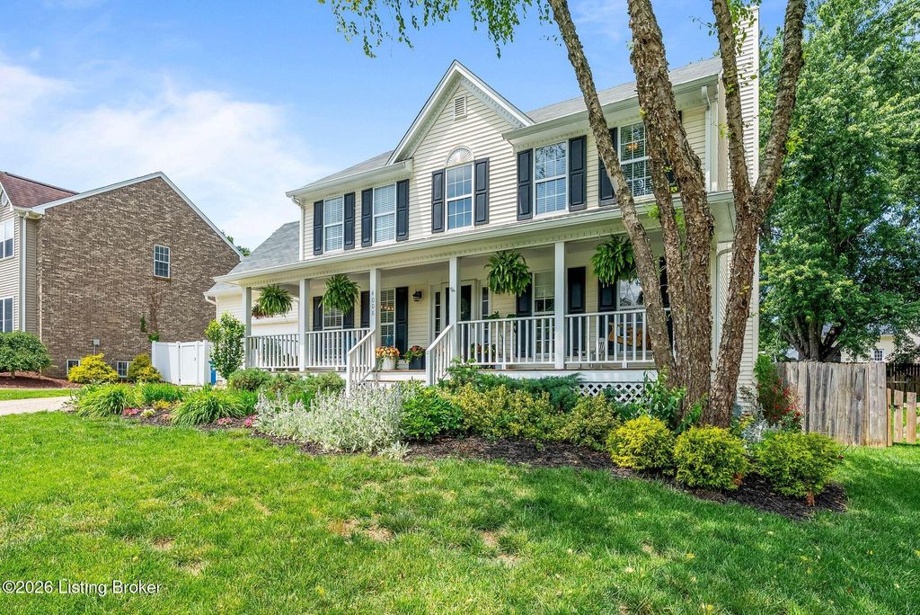 Photo of 4008 Fairfield Gardens Ct, Louisville, KY 40245 (MLS # 1719003)