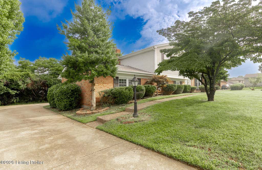 Photo of 9611 Millstone Dr, Louisville, KY 40023 (MLS # 1723428)