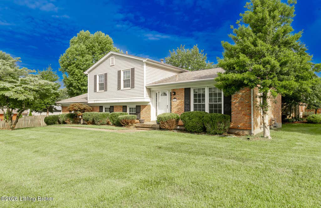 Photo of 9611 Millstone Dr, Louisville, KY 40023 (MLS # 1723428)