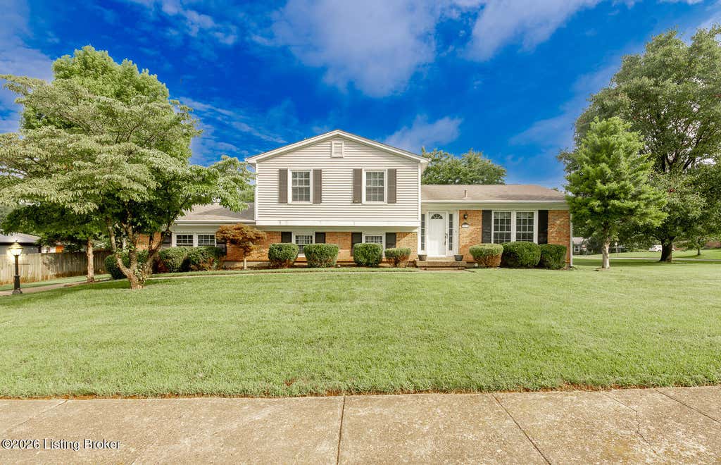 Photo of 9611 Millstone Dr, Louisville, KY 40023 (MLS # 1723428)