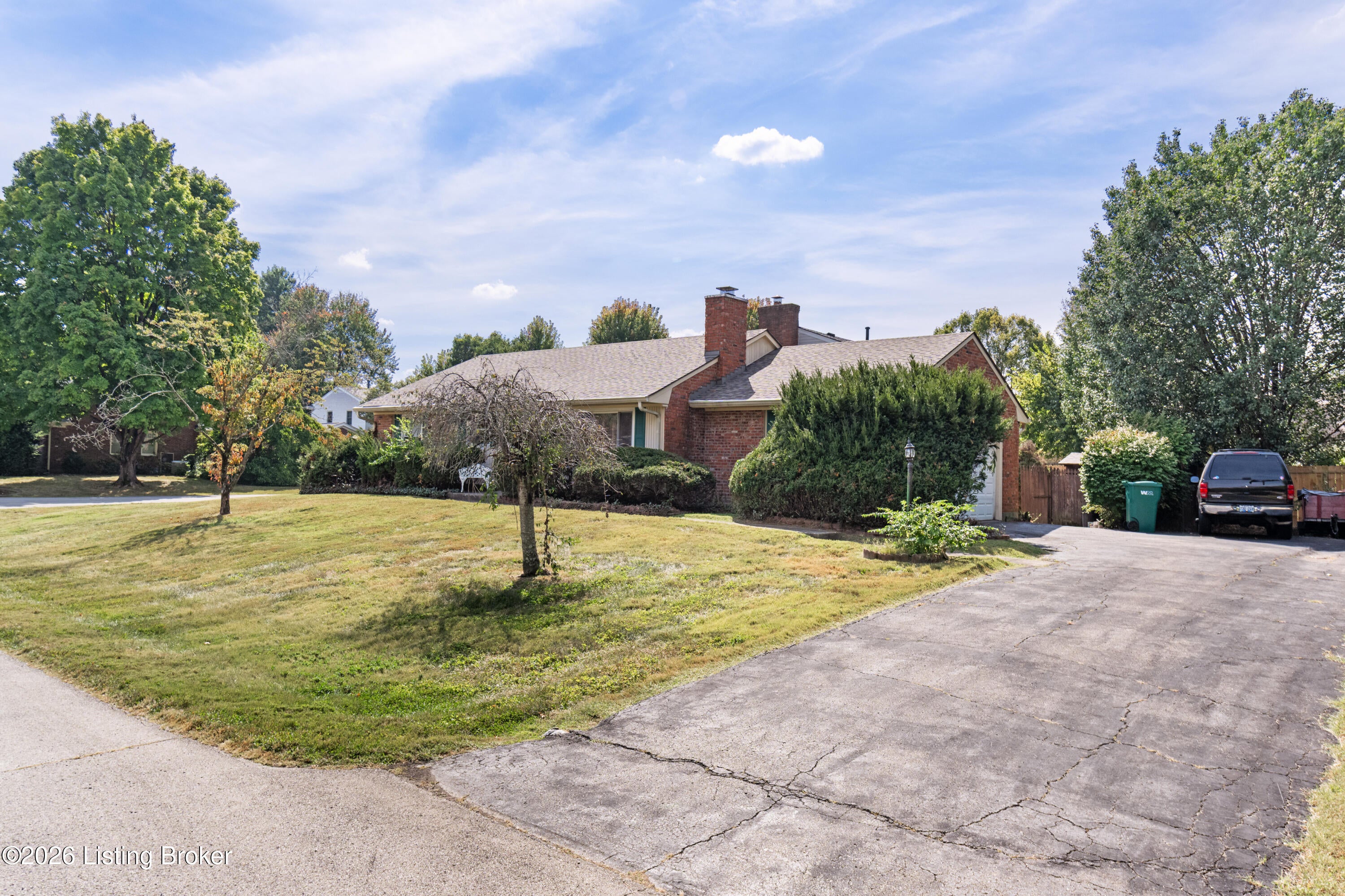 7801 Fairmeadows Ln