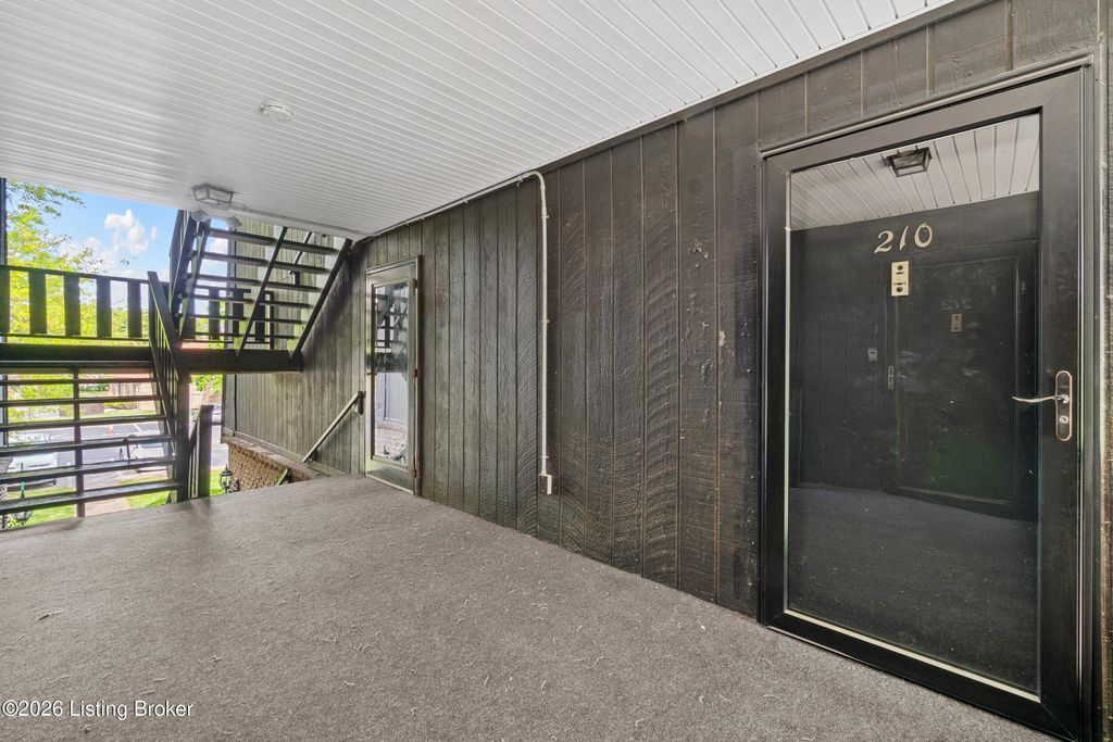 Photo of 3505 Lodge Ln #APT 210, Louisville, KY 40218 (MLS # 1714968)