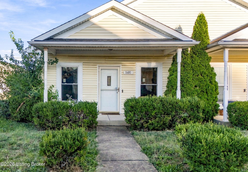 Photo of 1601 Frank Stanley Sr Ct, Louisville, KY 40211 (MLS # 1732045)
