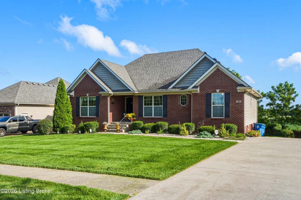 Photo of 166 Grand Central Dr, Simpsonville, KY 40067 (MLS # 1725376)