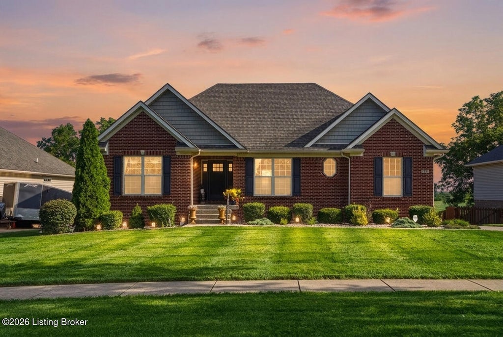 Photo of 166 Grand Central Dr, Simpsonville, KY 40067 (MLS # 1725376)