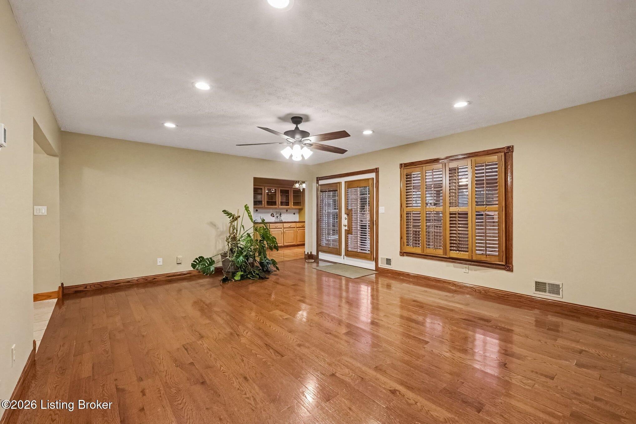 74 Stephanie Ave