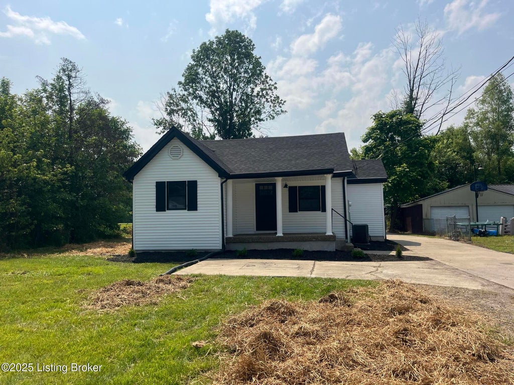 Photo of 195 6th Ave, Shepherdsville, KY 40165 (MLS # 1732843)