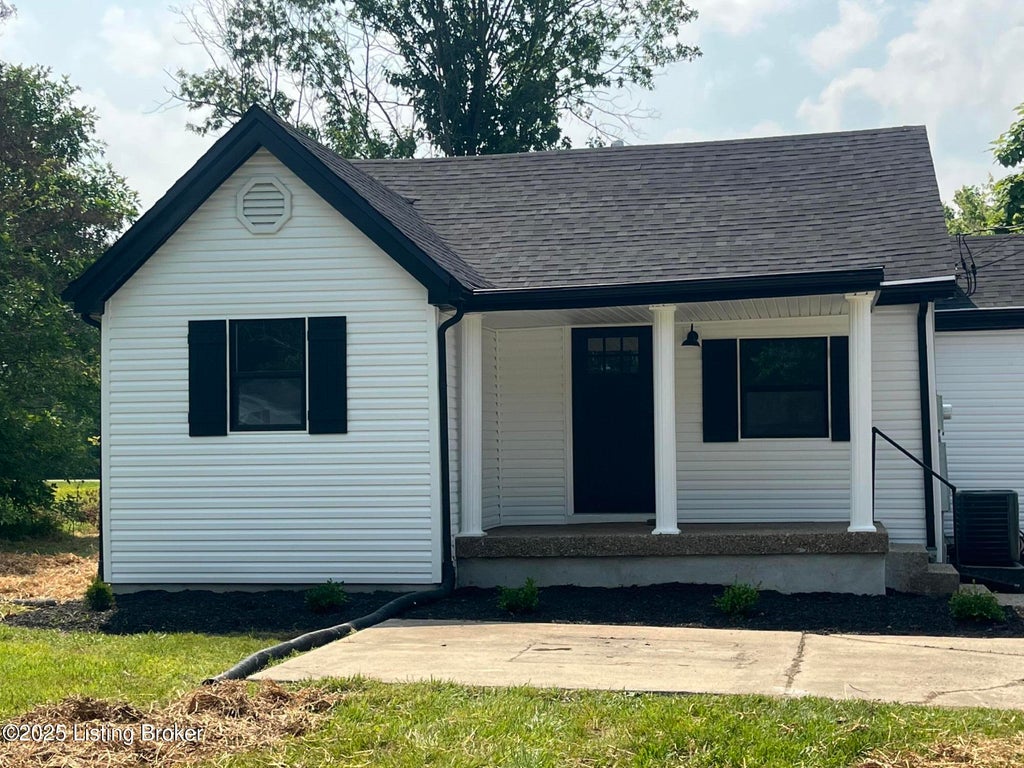 Photo of 195 6th Ave, Shepherdsville, KY 40165 (MLS # 1732843)