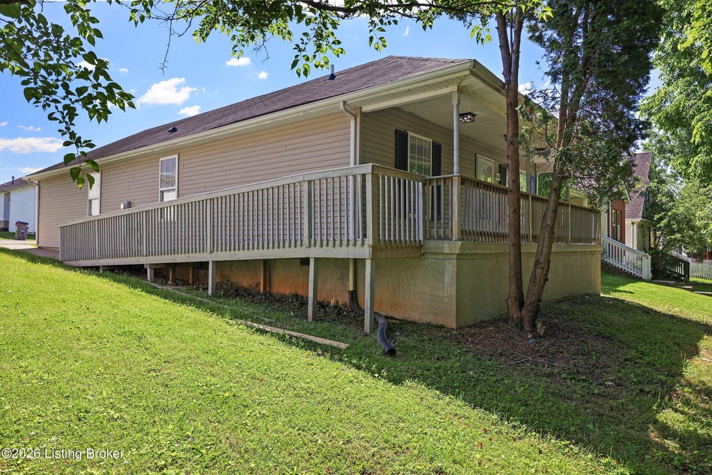Photo of 9808 Williamsborough Ln, Louisville, KY 40291 (MLS # 1728287)