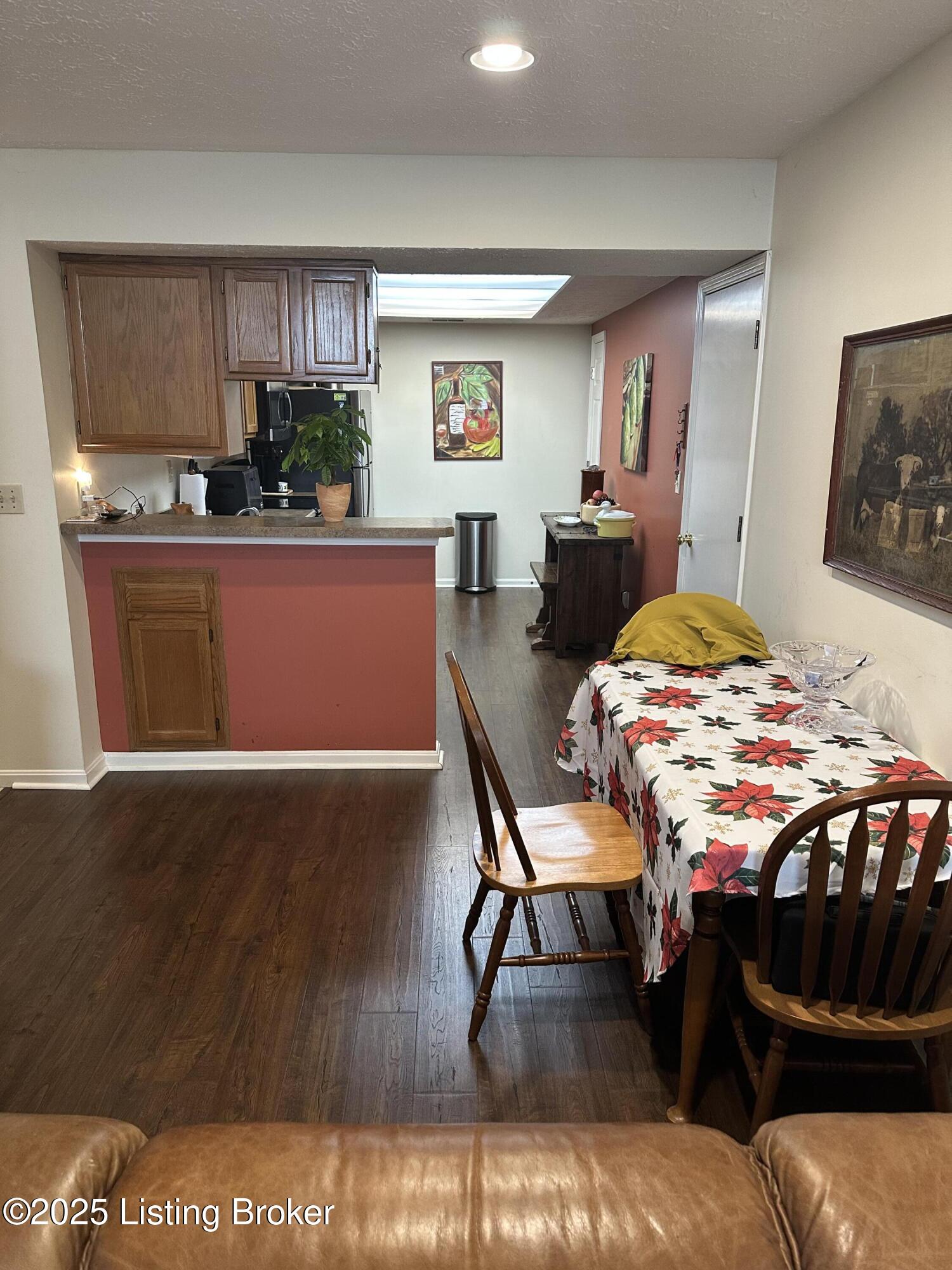 3020 Parkstone Ct, Louisville, Kentucky image 4