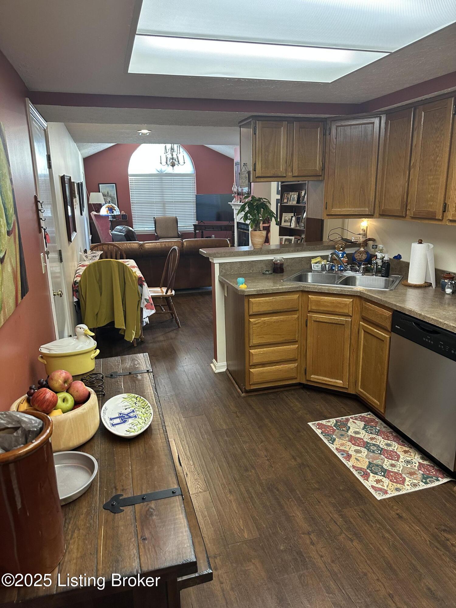 3020 Parkstone Ct, Louisville, Kentucky image 7