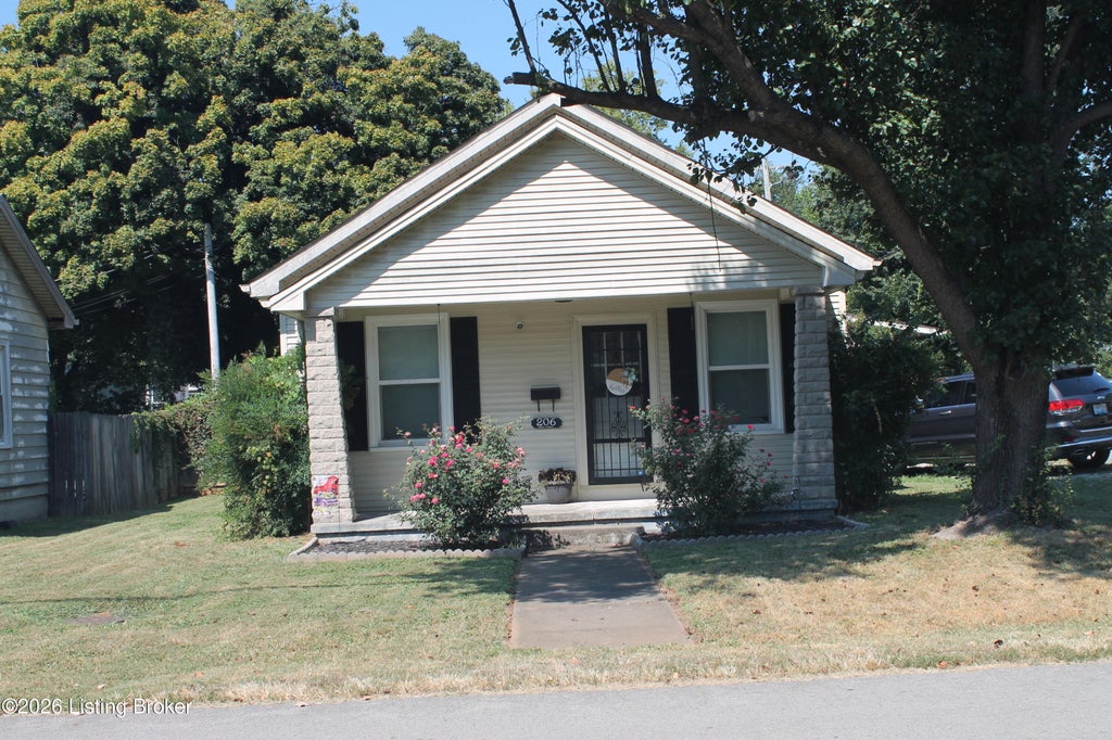 Photo of 206 E Daugherty Ave, Bardstown, KY 40004 (MLS # 1728564)