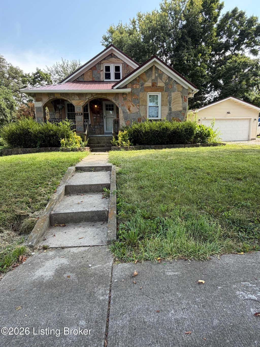 Photo of 124 W Forest Ave, Hodgenville, KY 42748 (MLS # 1725819)