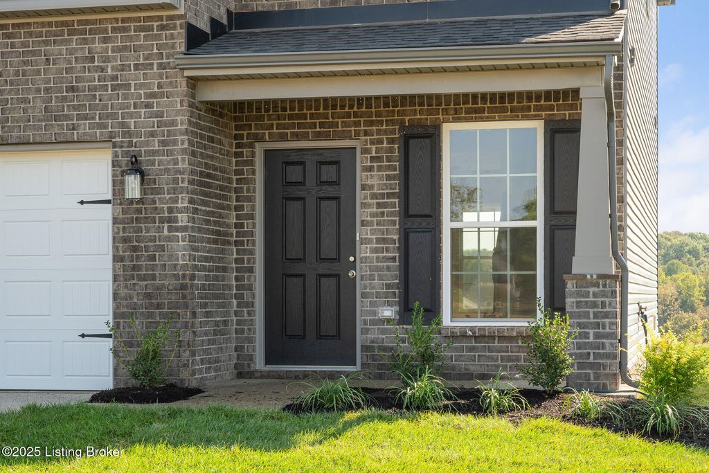Photo of 7829 Copper Drift Way, Louisville, KY 40291 (MLS # 1708535)