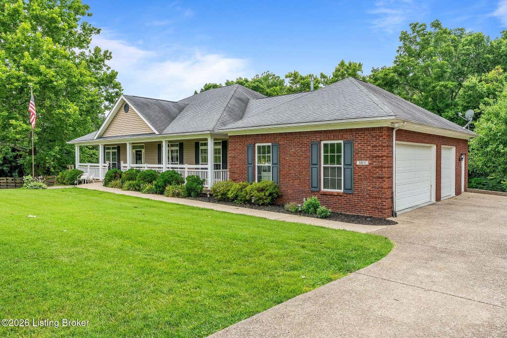 Photo of 3611 Sumerlin Dr, Buckner, KY 40010 (MLS # 1720234)