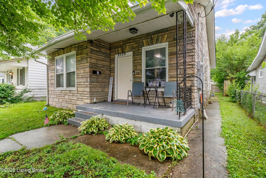 Photo of 3538 Kahlert Ave, Louisville, KY 40215 (MLS # 1718646)