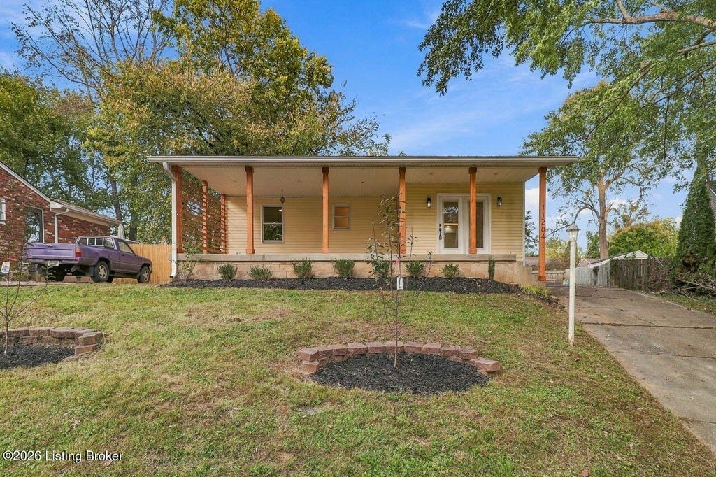 Photo of 11204 Willowick Ct, Louisville, KY 40272 (MLS # 1733034)