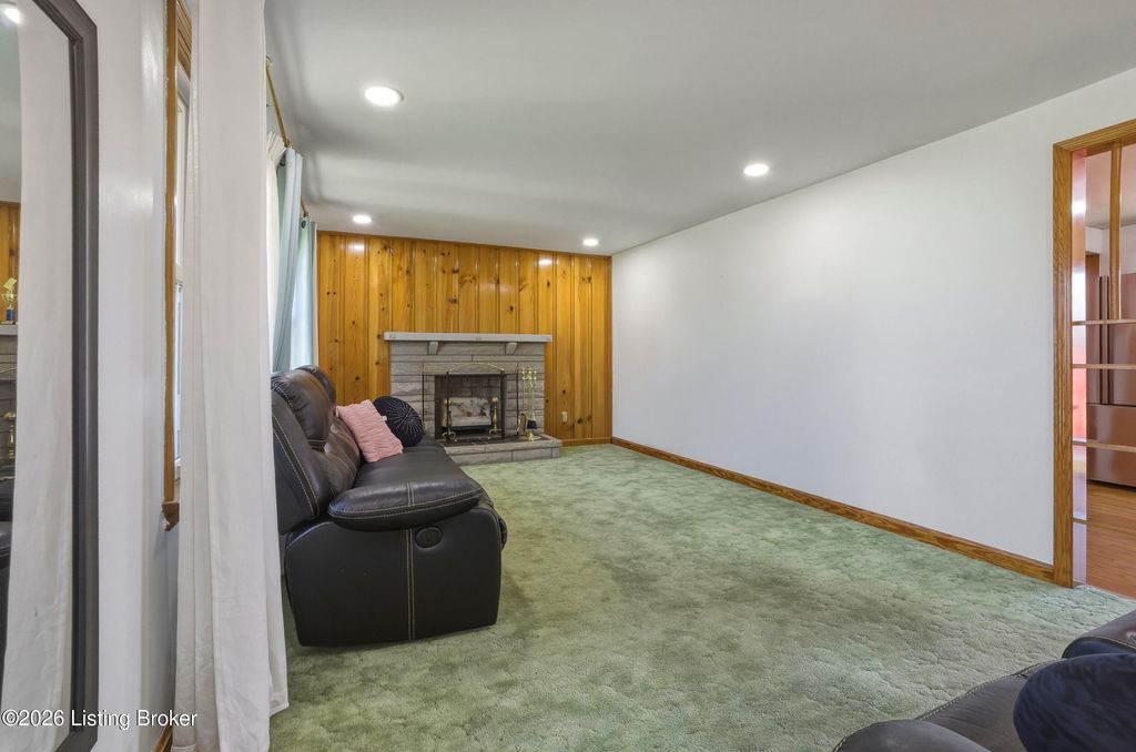 Photo of 5110 Johnsontown Rd, Louisville, KY 40272 (MLS # 1718861)