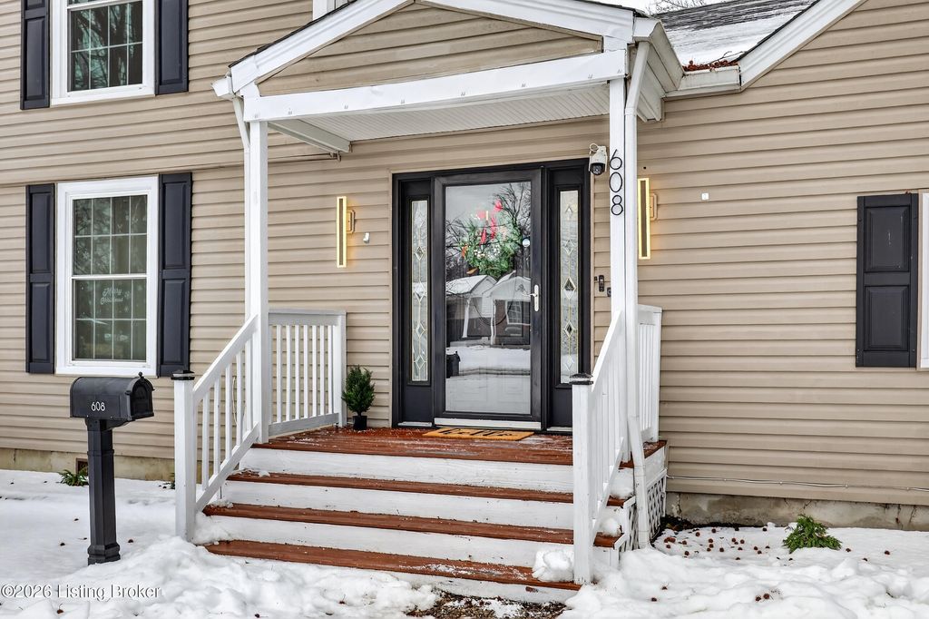 Photo of 608 Iroquois Ave, Louisville, KY 40214 (MLS # 1708583)